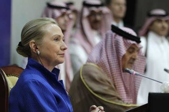 Clinton calls for holding Syrian leaders accountable