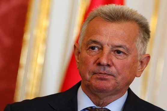 Hungarian university head resigns over plagiarism