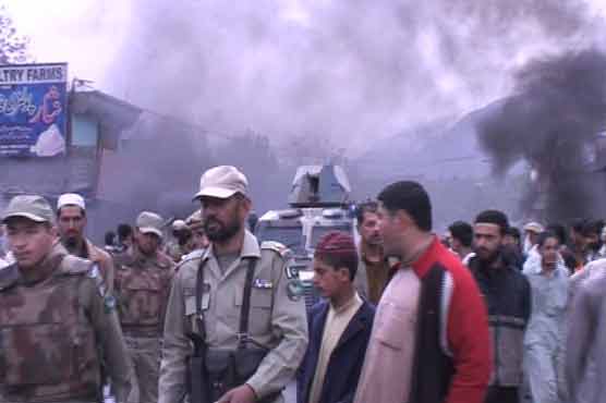 Unrest spreads to Chilas, 6 killed, 4 buses burnt