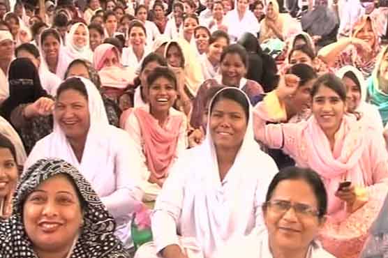 Nurses end strike on getting Sindh govt's assurance