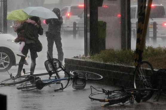 Storm lashes Japan, 4 killed 
