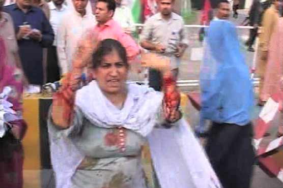 Woman hurt herself during Firdous Awan press conference