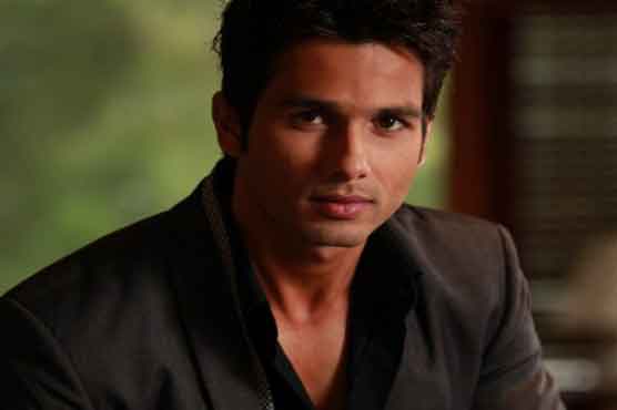 Shahid Kapoor injured while playing cricket