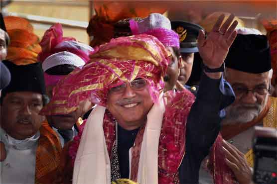 Zardari visits shrine of Khwaja Moinuddin Chishti
