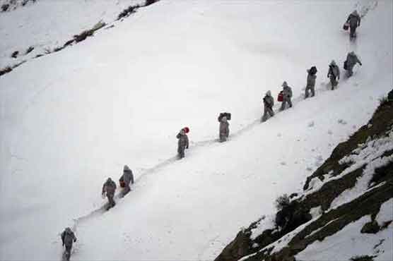 Siachen rescue efforts; German, Swiss teams arrive