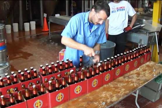 Record to open 110 bottles in 60 seconds