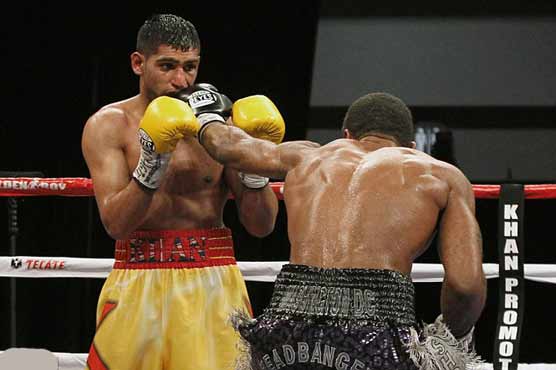 Amir Khan will be all over, taunts Peterson