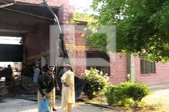 Militants attack Bannu jail, 400 prisoners escape