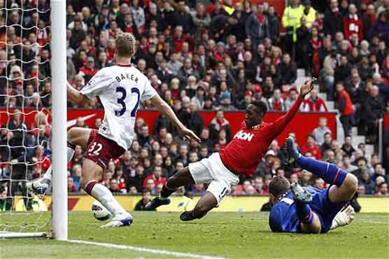 Man United beats Villa 4-0 to restore 5-point lead