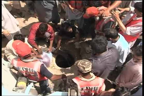  Karachi: poor Sewerage system claims two lives