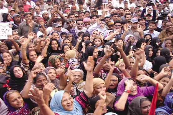 Karachi: Lyari women protest against target killing 