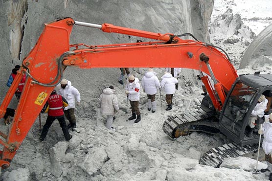 Rescue operation continues in Gayari despite landslide danger 