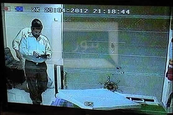 Rs 10m looted from a bank in Karachi