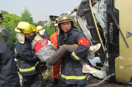 13 killed in bus-truck collusion in China