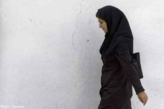 Tehran police conduct crackdown on women 