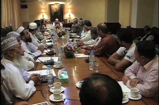 Karachi traders agree to shut markets at 9:00pm