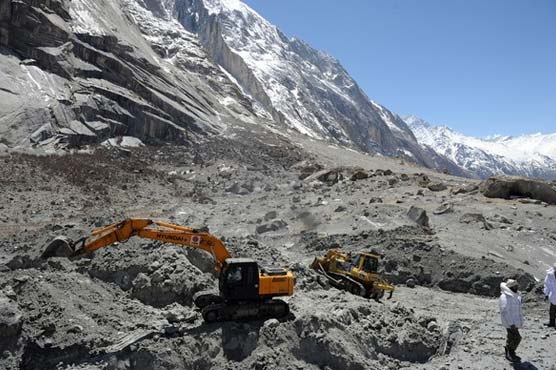 Bad weather hampers rescue operation at Siachen
