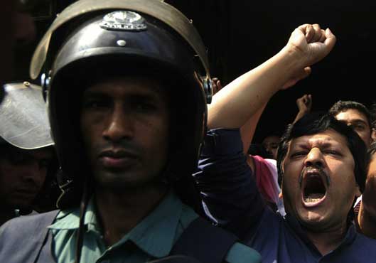 Explosions hit Bangladesh amid national strike
