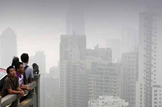 Blanket of toxic haze covers Hong Kong 