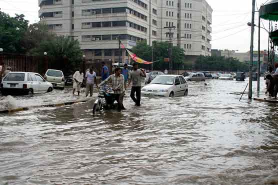 Heavy rain in Lahore turns weather pleasant