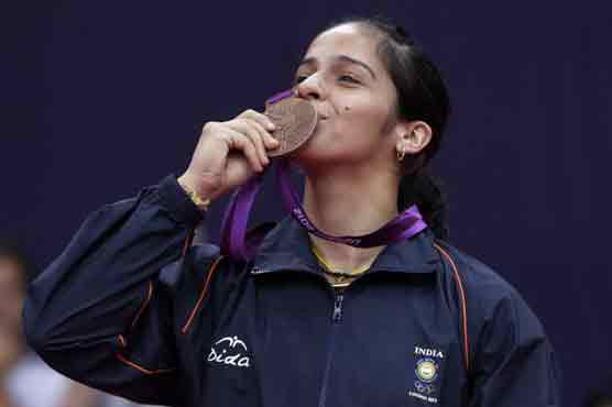 Saina beats Dhoni in India's media battle 