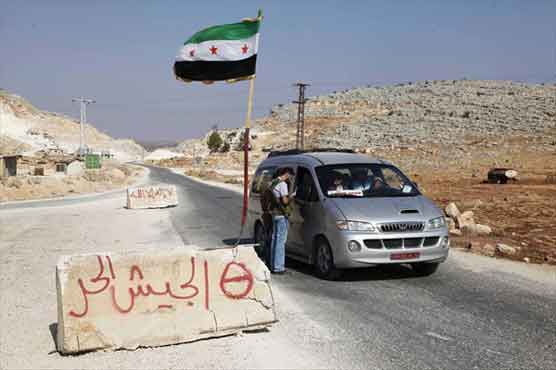 Syria general among 1,000 refugees flee to Turkey