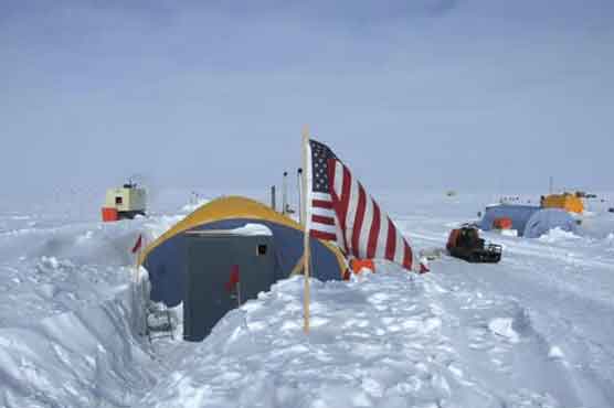 Medic team heads to Antarctica on rescue mission