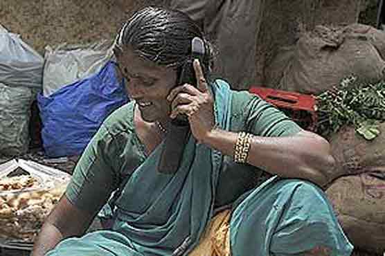  Indian govt to gift cellphones to poor