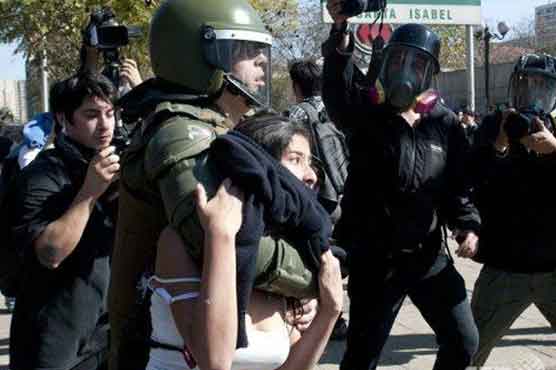 75 arrested as police, protesters clash in Chile 