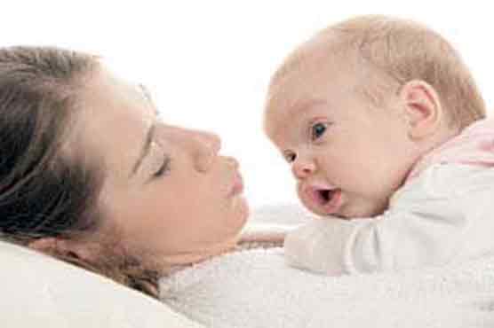  Babies lying on mom's tummy prevent obesity