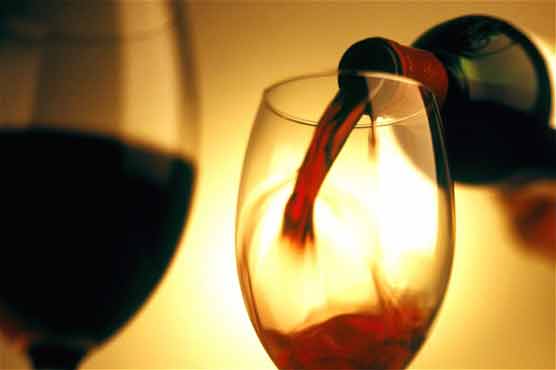 Italian Hitler wine bottles 'offensive'