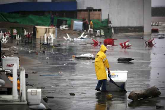 Heavy rain lashes Mexico as Ernesto makes landfall