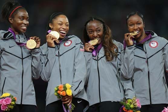 US break world record in women's 4x100