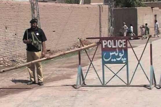 Shabqadar: 1 person injured in blast outside court 
