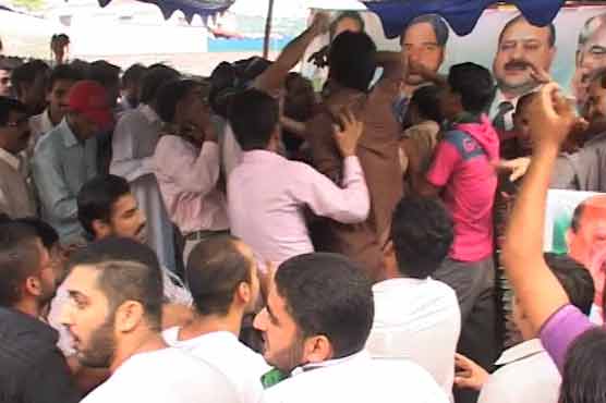 PPP workers clash in Barrister Sultan Mehmoods rally