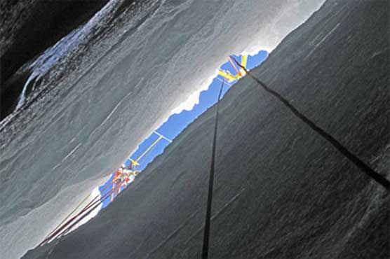 Hiker trapped in Alpine crevasse for 6 days