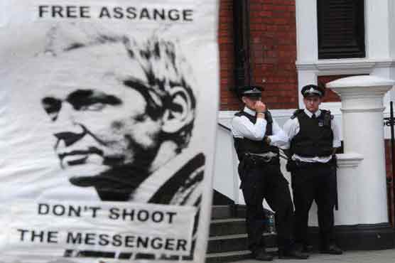 Assange to face media after two months 