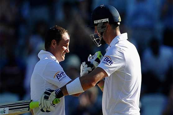 Pietersen to have showdown talks with captain 