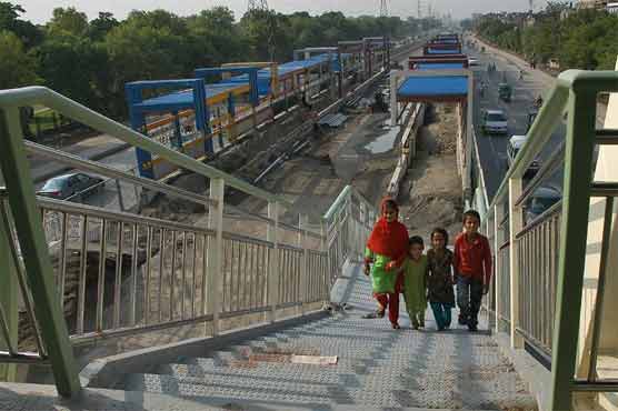 CM orders foolproof safety steps on metro bus project routes 