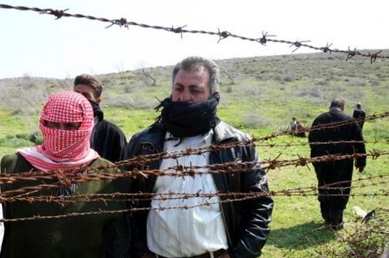 Turkey crosses Syria border to aid displaced