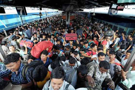 Threats spur massive exodus from Indian cities