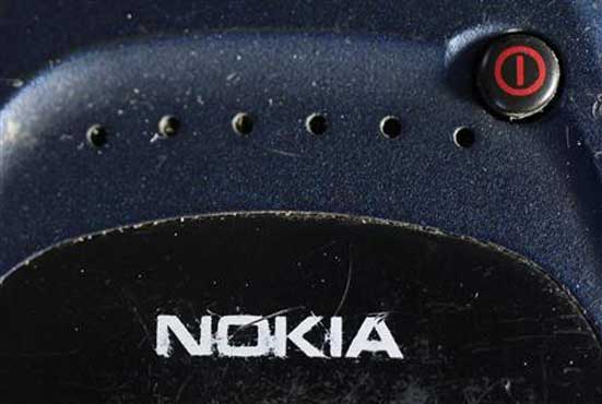 Finn throws Olympic distance with old Nokia