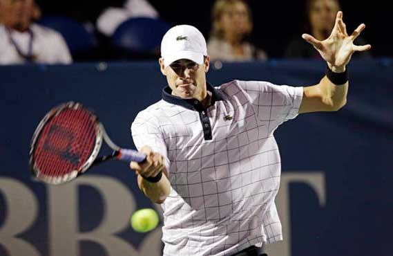 Isner advances, Roddick falls in Winston-Salem