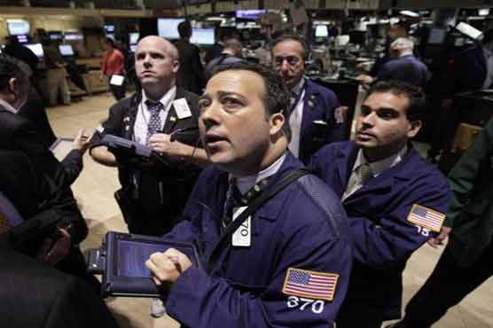 US stocks dip after manufacturing data 