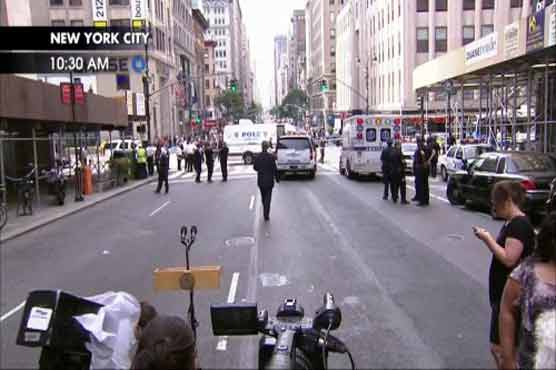 Empire State Building shooting kills 2, wounds 9