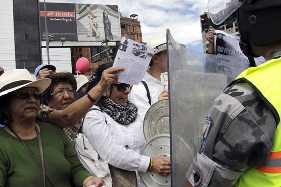 Ecuador: Assange supporters protest outside UK embassy