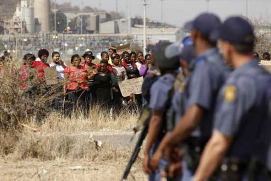 S African miners protest against massacre