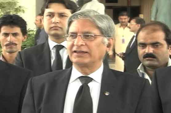 Aitzaz sees no solution to govt-judiciary standoff