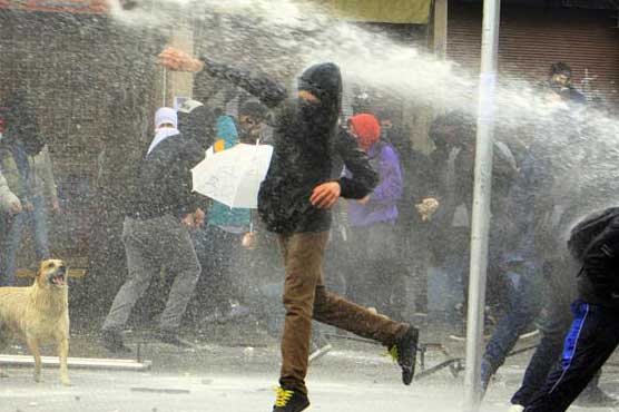 Violence breaks out at massive Chile student protest