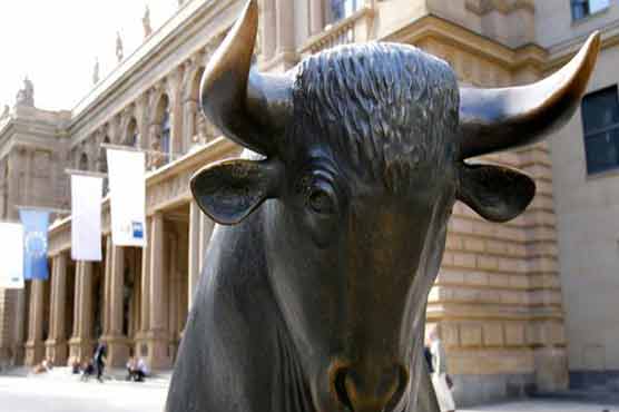  European shares, euro climb to new highs